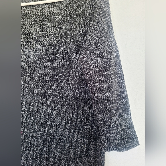 Express Women's 100%Cotton Knit Sweater Gray V-Neck Hi-Low Hem XS - Picture 9 of 11